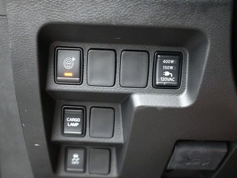 Used 2024 Nissan Frontier SV w/ SV Convenience Package image 29