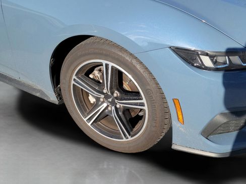 Used 2024 Ford Mustang Coupe RWD image 17