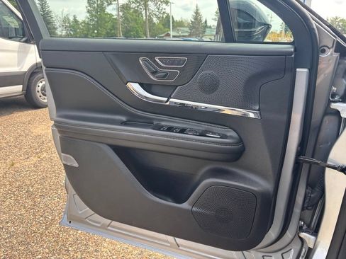 Used 2023 Lincoln Corsair AWD w/ Equipment Group 101A image 19