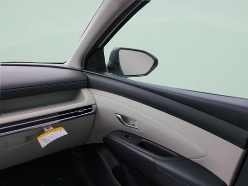 Certified 2025 Hyundai Tucson SEL FWD image 13