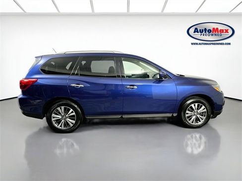 Used 2018 Nissan Pathfinder SL image 9