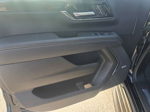 Used 2026 GMC Yukon XL Elevation image 22