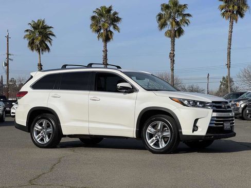 Used 2018 Toyota Highlander Limited image 42