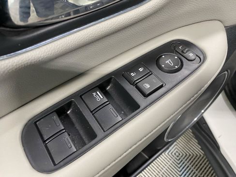 Used 2021 Honda HR-V EX-L image 19