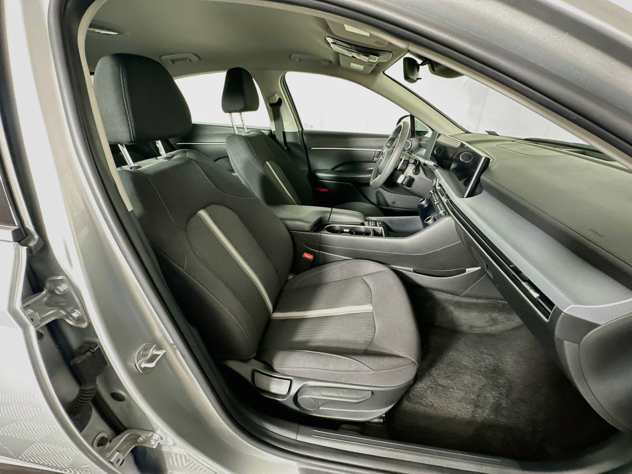 Used 2025 Hyundai Sonata SEL FWD image 29