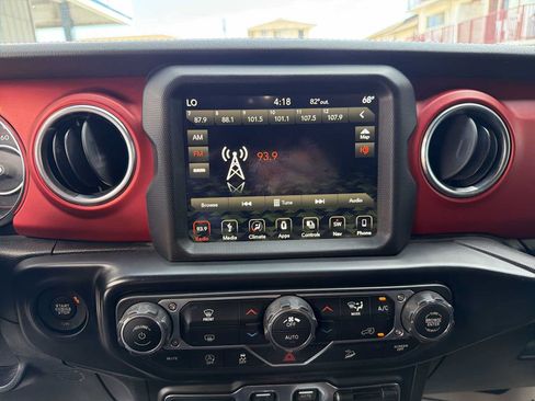 Used 2019 Jeep Wrangler Rubicon AWD/4WD image 16