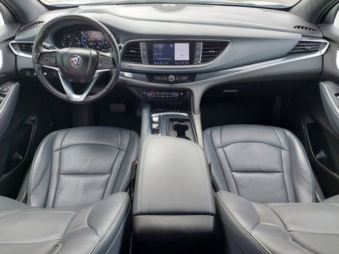 Used 2024 Buick Enclave Premium image 3
