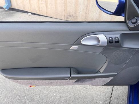 Used 2006 Porsche Boxster RWD image 15