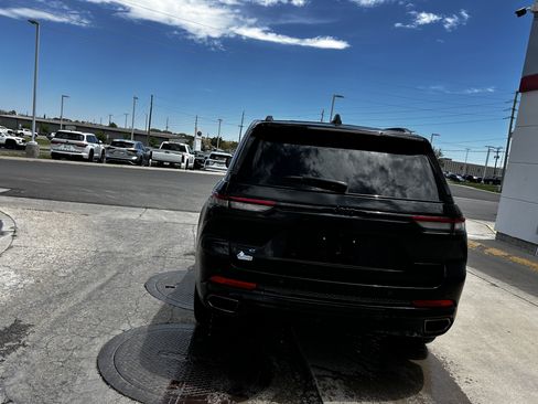 Used 2025 Jeep Grand Cherokee Limited 4xe AWD/4WD image 4
