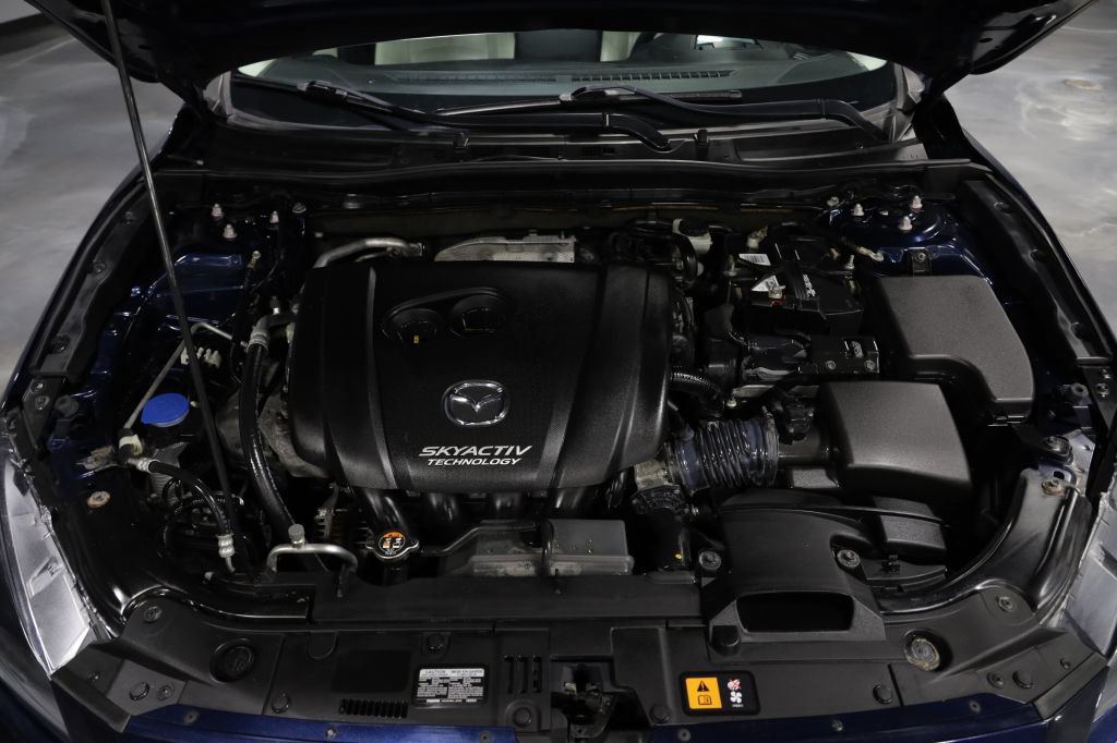 Used 2017 MAZDA MAZDA3 Grand Touring w/ Premium Equipment Package FWD image 32
