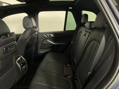 Used 2022 BMW X5 xDrive40i w/ Premium Package AWD/4WD image 35