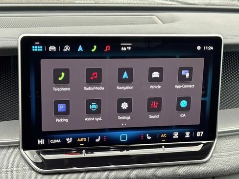 Used 2025 Volkswagen Tiguan S image 10