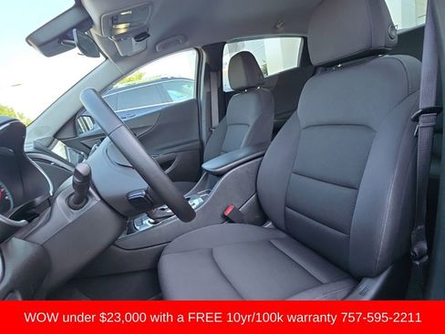 Used 2025 Chevrolet Malibu RS FWD image 11