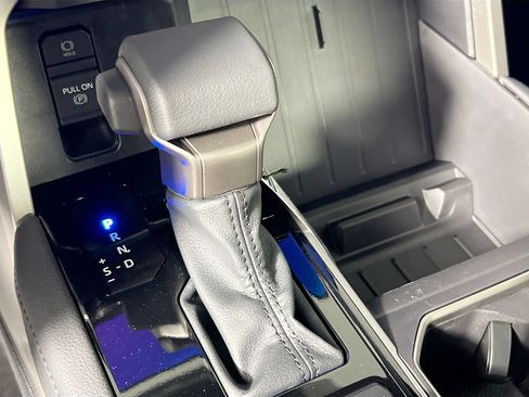 New 2026 Toyota Tundra Limited AWD/4WD image 24