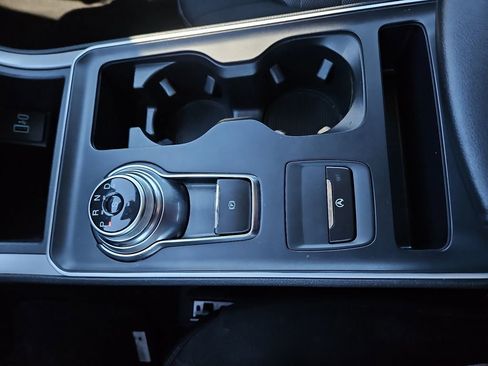 Used 2022 Ford Edge SE image 25