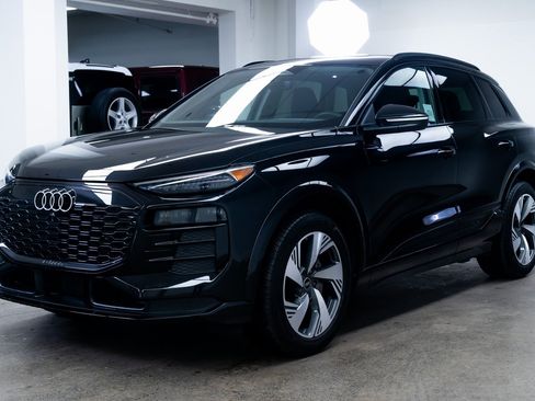 Used 2025 Audi Q6 e-tron Premium Plus w/ Premium Plus image 3