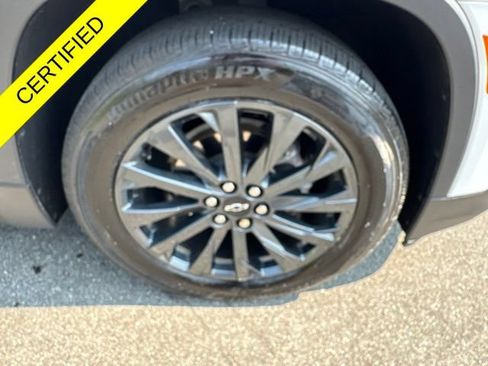Used 2023 Chevrolet Traverse RS AWD/4WD image 29