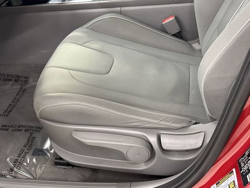 Used 2023 Hyundai Elantra SEL image 18