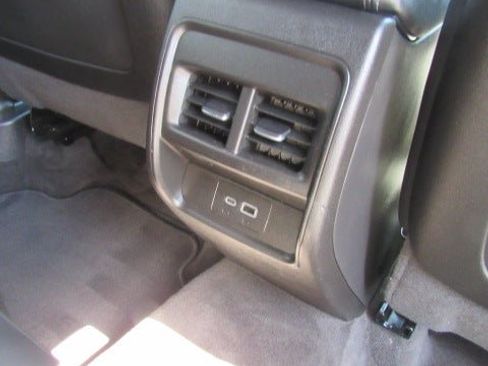 Used 2025 Cadillac XT4 Premium Luxury image 13