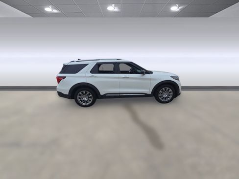 Used 2025 Ford Explorer Platinum image 7