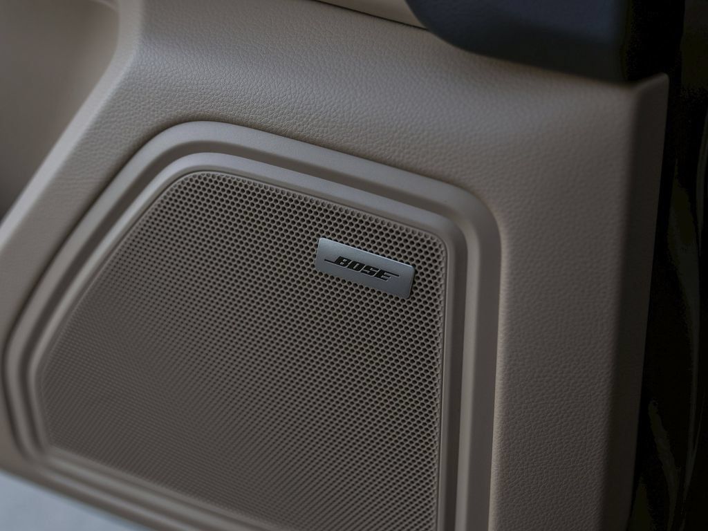Certified 2026 Porsche Macan AWD/4WD image 31