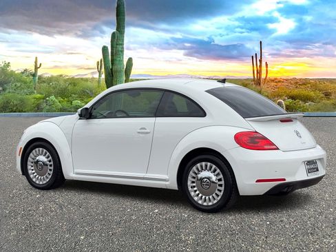 Used 2016 Volkswagen Beetle 1.8T SE w/ Lighting Package image 4