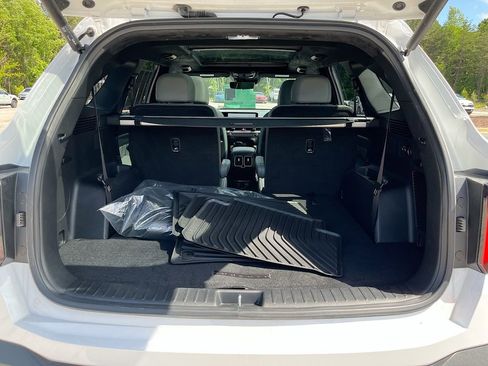 Certified 2025 Kia Sorento SX Prestige w/ Sage Leather Package AWD/4WD image 34