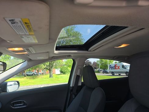 Used 2019 Honda HR-V EX image 24