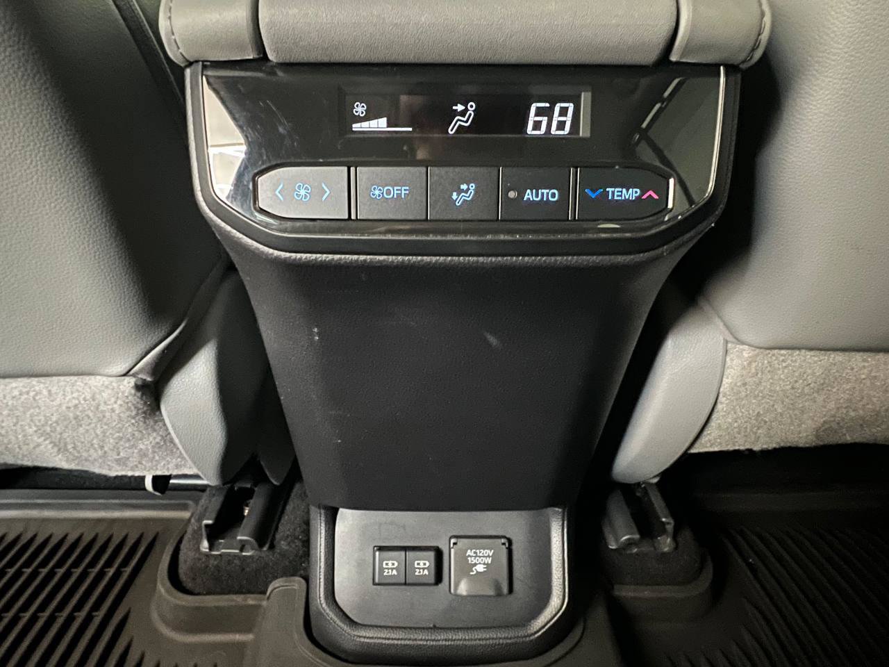 Used 2021 Toyota Highlander Limited AWD/4WD image 27