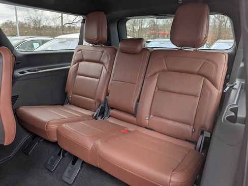 New 2026 Lincoln Navigator L Reserve AWD/4WD image 17