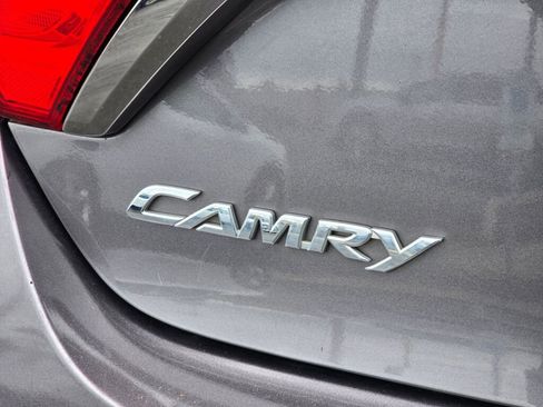 Used 2015 Toyota Camry SE FWD image 12