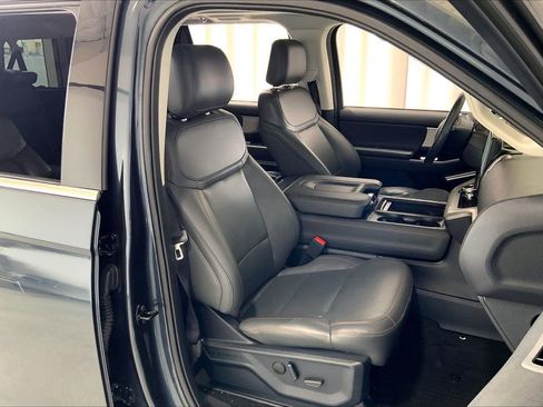 Used 2025 Ford Expedition Max Active RWD image 16