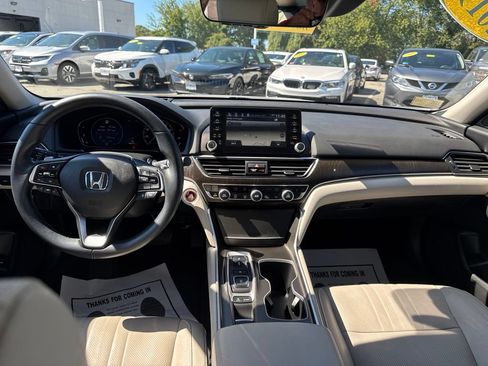 Used 2019 Honda Accord Touring image 13