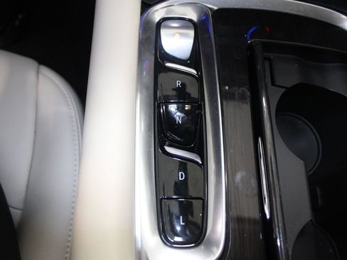 Used 2024 Buick Enclave Essence w/ Technology Package image 29