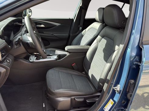 Used 2024 Buick Envista Preferred w/ Advanced Safety Package image 11