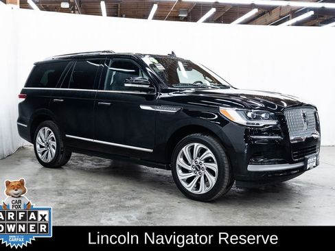 Used 2024 Lincoln Navigator Reserve image 1