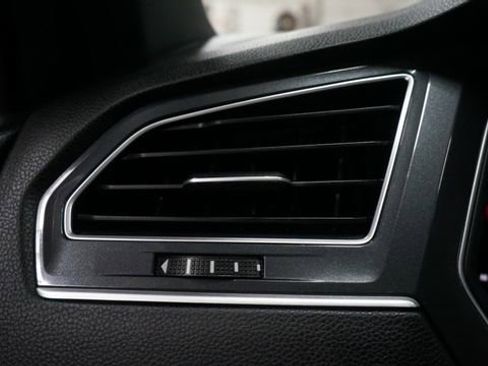 Certified 2023 Volkswagen Tiguan SE R-Line image 29