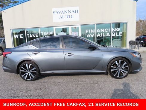 Used 2020 Nissan Altima 2.5 SR w/ Premium Package image 2