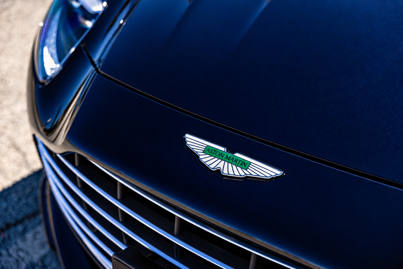 Used 2024 Aston Martin DB12 Convertible RWD image 36