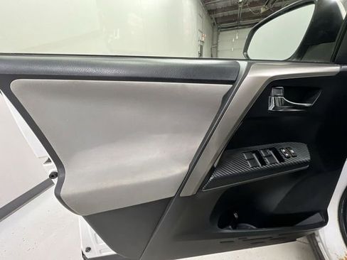 Used 2015 Toyota RAV4 XLE AWD/4WD image 20