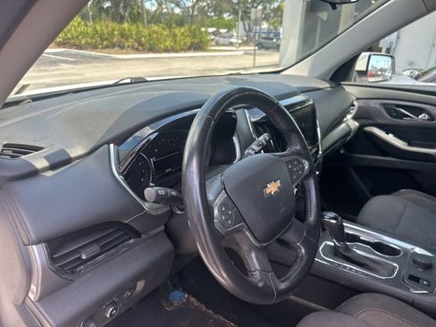 Used 2018 Chevrolet Traverse LT AWD/4WD image 11