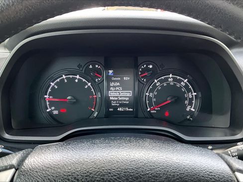 Used 2021 Toyota 4Runner SR5 Premium w/ Moonroof Package RWD image 25