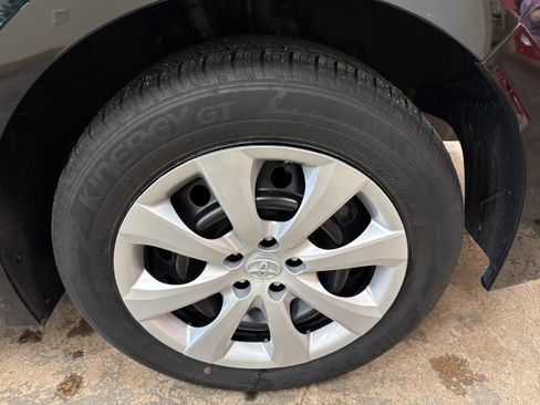 Used 2023 Toyota Corolla LE FWD image 6