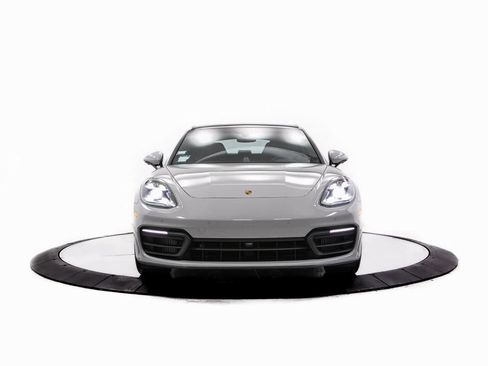 Certified 2022 Porsche Panamera Platinum Edition image 10