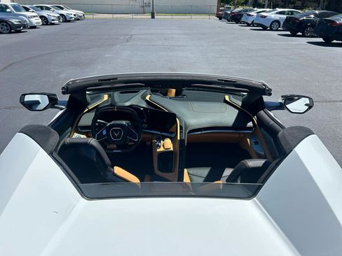 Used 2025 Chevrolet Corvette Z06 RWD image 12