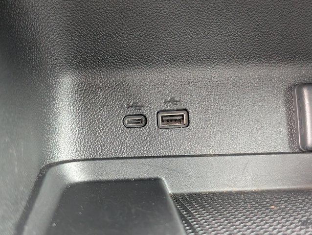 Used 2026 Chevrolet Traverse Z71 w/ LPO, Floor Liner Package AWD/4WD image 27