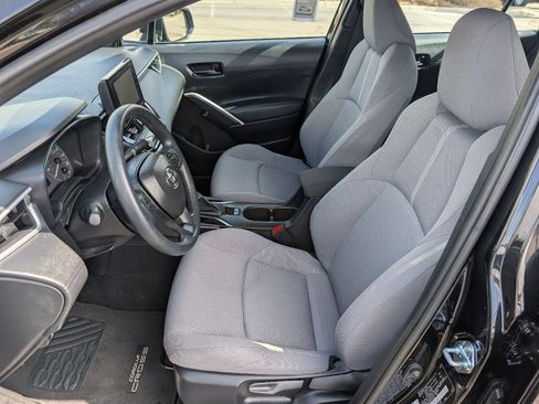 Used 2025 Toyota Corolla Cross AWD Hybrid image 2