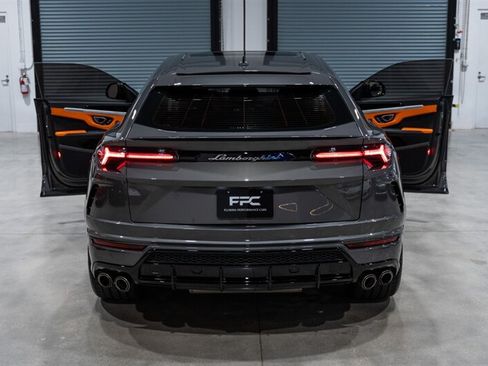 Used 2021 Lamborghini Urus AWD/4WD image 42