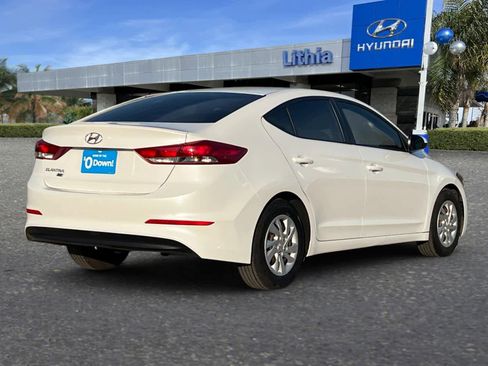 Used 2018 Hyundai Elantra SE image 3