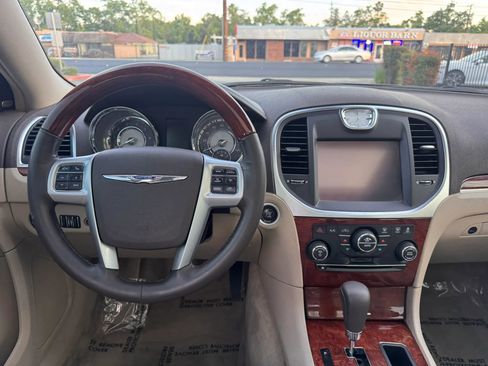 Used 2011 Chrysler 300 C w/ Sound Group RWD image 20